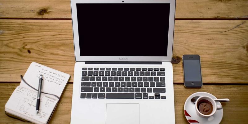 济南网站建设如何选择CMS系统？深度对比WordPress、DedeCMS与企业定制开发的优劣