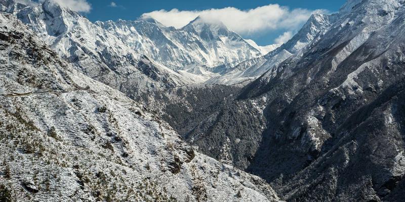 济南网站建设对比指南:网站开发、网络营销与SEO优化的关键抉择